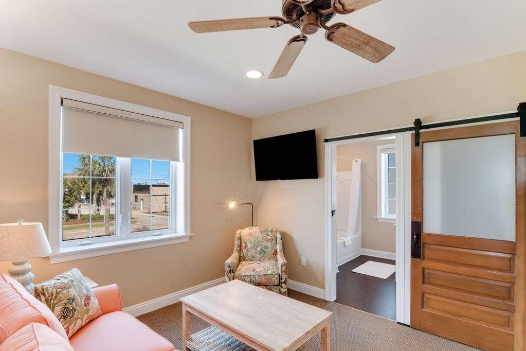 The Port Inn And Cottages, Ascend Hotel Collection Port St. Joe Room photo